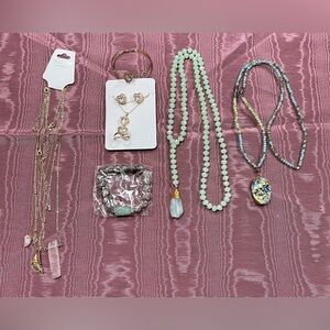 Fashion Jewelry NWT NWOT Gold and Mint Necklaces Bracelet Earrings, 5-pieces